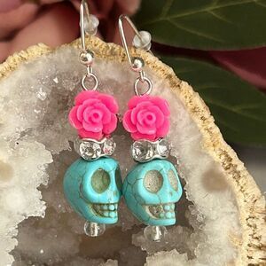 Howlite Scull Day Of the Dead Halloween Dangle Earrings